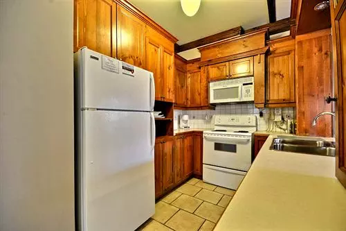 هتل Tremblant Sunstar Condominiums