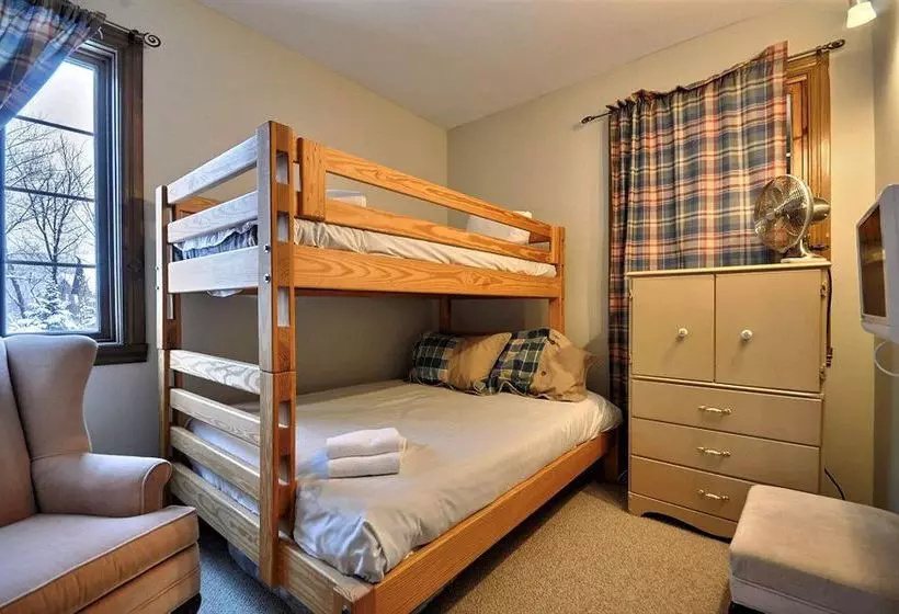 هتل Tremblant Sunstar Condominiums