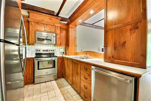 هتل Tremblant Sunstar Condominiums