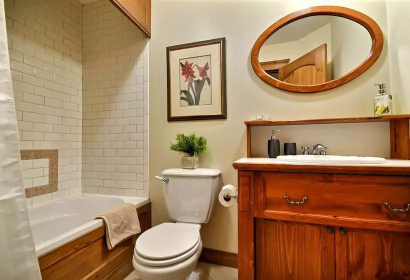 هتل Tremblant Sunstar Condominiums