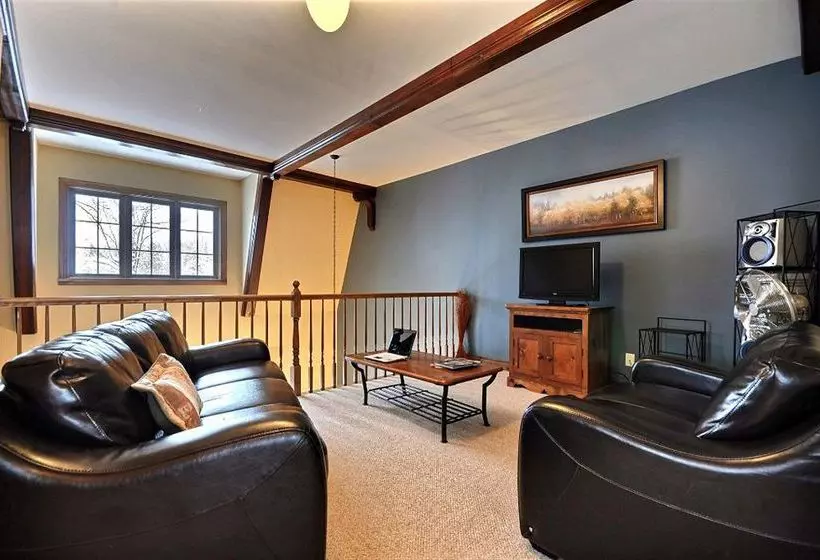 هتل Tremblant Sunstar Condominiums