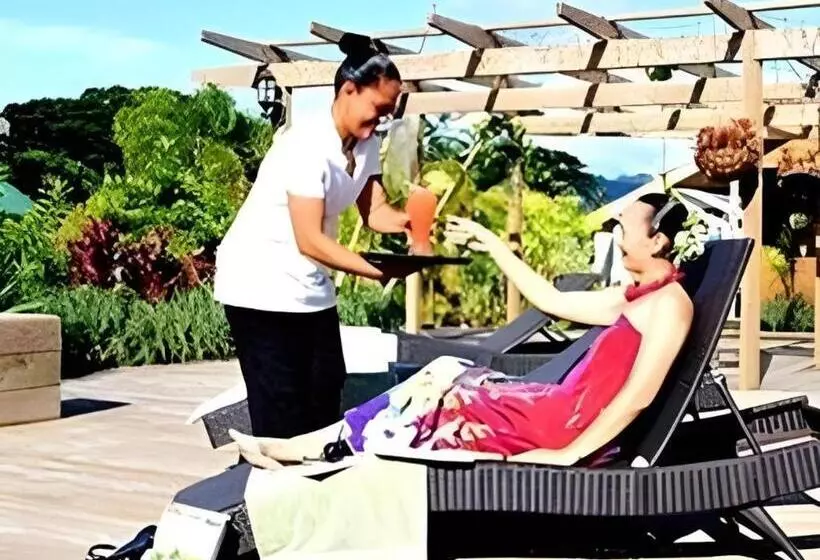 استراحتگاه Orator Hotel Samoa