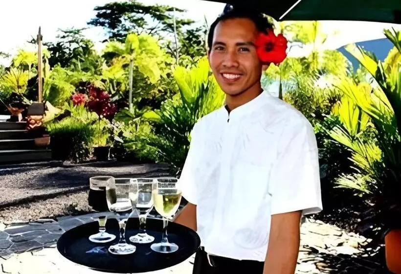 استراحتگاه Orator Hotel Samoa