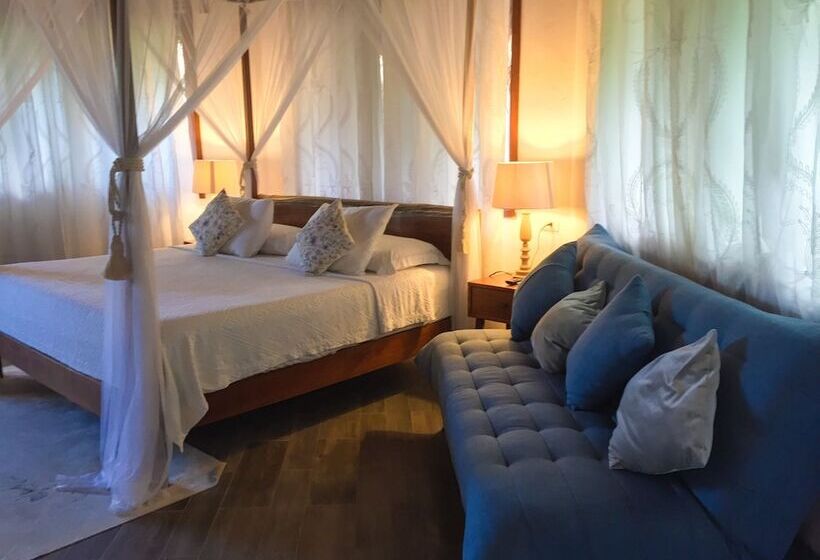 Toto Blue Hotel Boutique