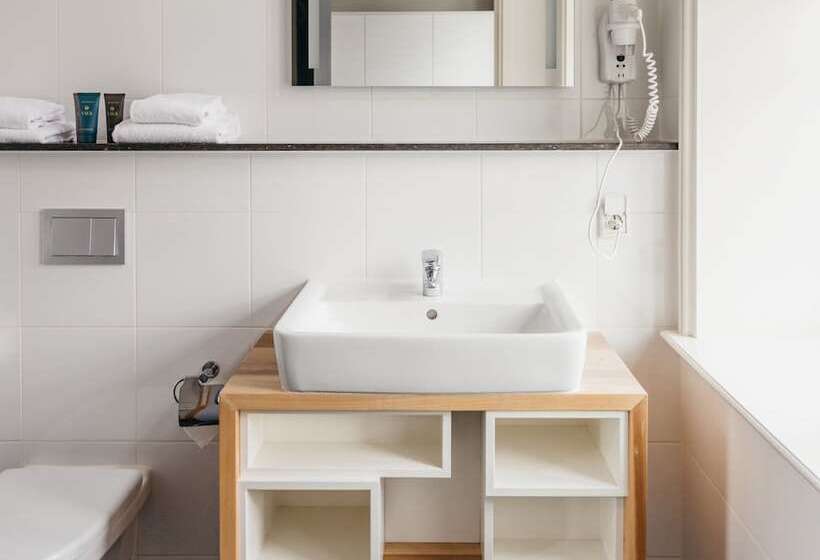 Yays Amsterdam Maritime By Numa