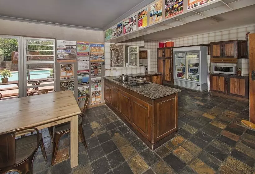 Hostel Lungile Backpackers Lodge