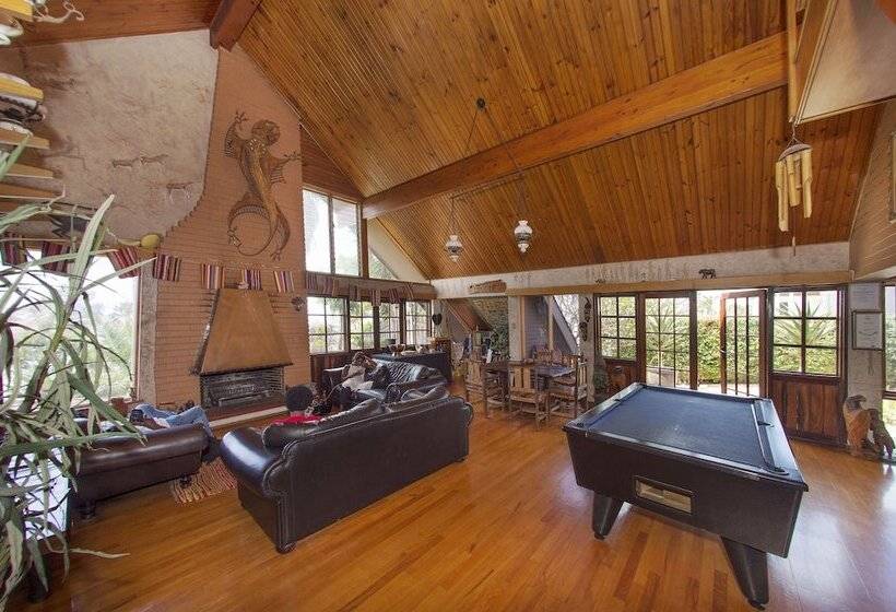 הוסטל Lungile Backpackers Lodge