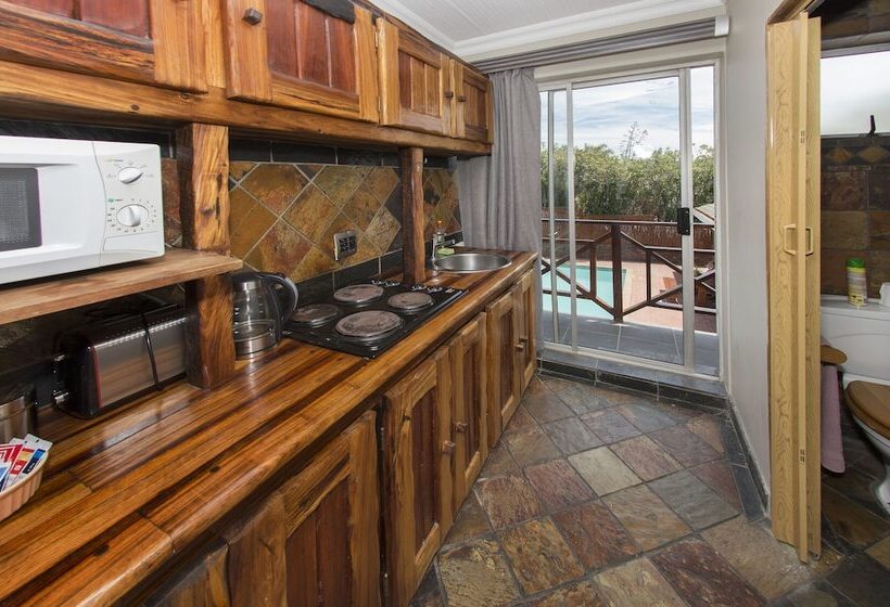 הוסטל Lungile Backpackers Lodge