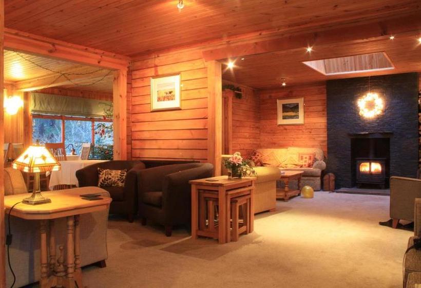 민박 Old Pines Hotel And Restaurant