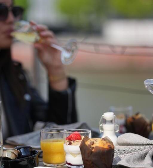 هتل Restaurant Brasserie Feestzaal Ahoi, Kortrijk