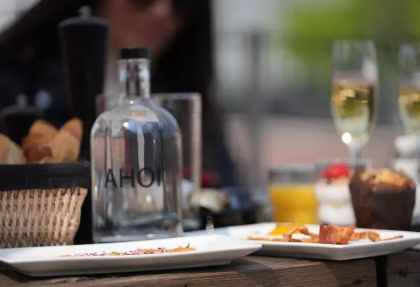 Отель Restaurant Brasserie Feestzaal Ahoi, Kortrijk