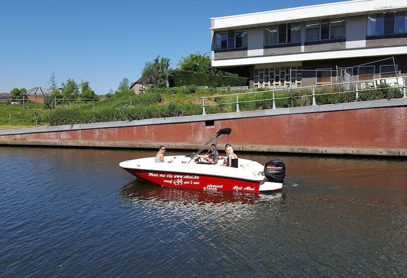 هتل Restaurant Brasserie Feestzaal Ahoi, Kortrijk