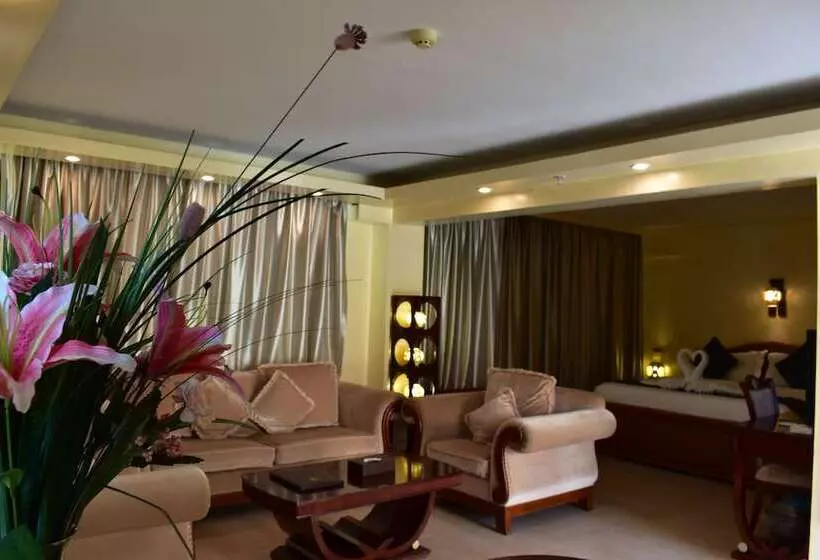 Golden Phoenix Hotel Boracay