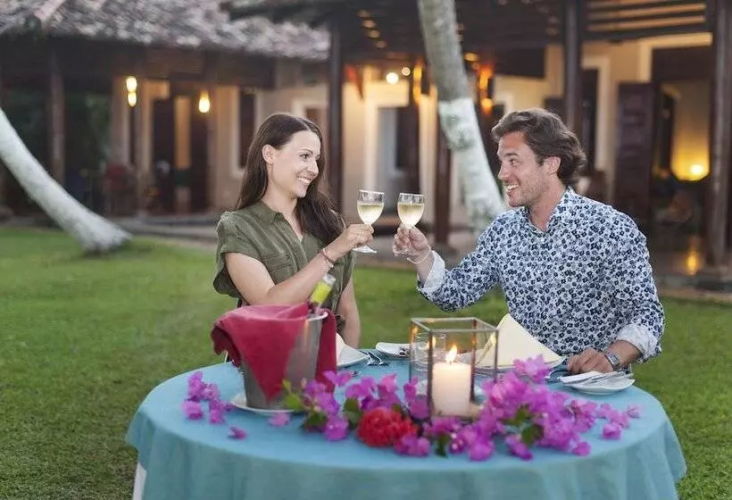 Hotelli Apa Villa Thalpe