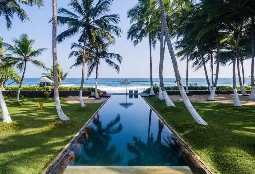 Hotelli Apa Villa Thalpe