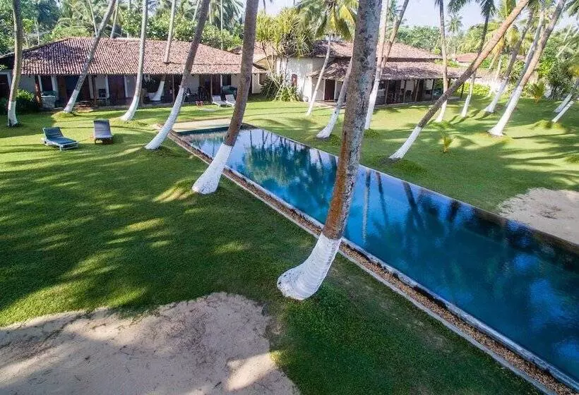 Hotelli Apa Villa Thalpe