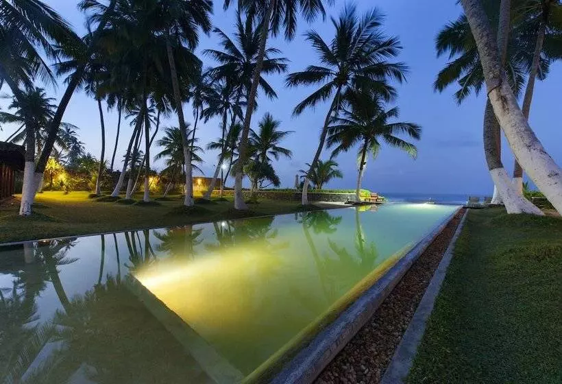 Hotelli Apa Villa Thalpe