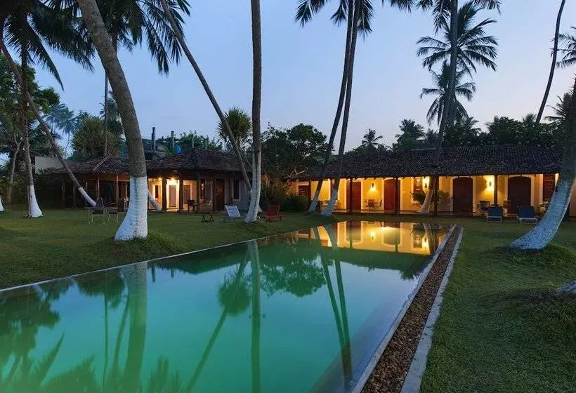 Hotelli Apa Villa Thalpe