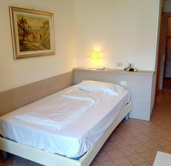 בית מלון כפרי Astor