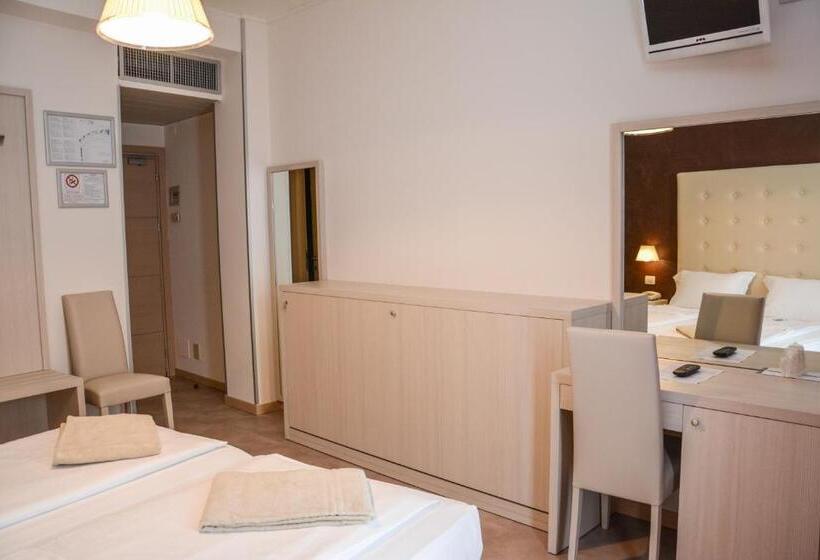 בית מלון כפרי Astor