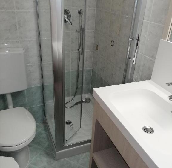 בית מלון כפרי Astor