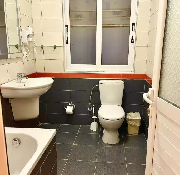 هتل Aulona