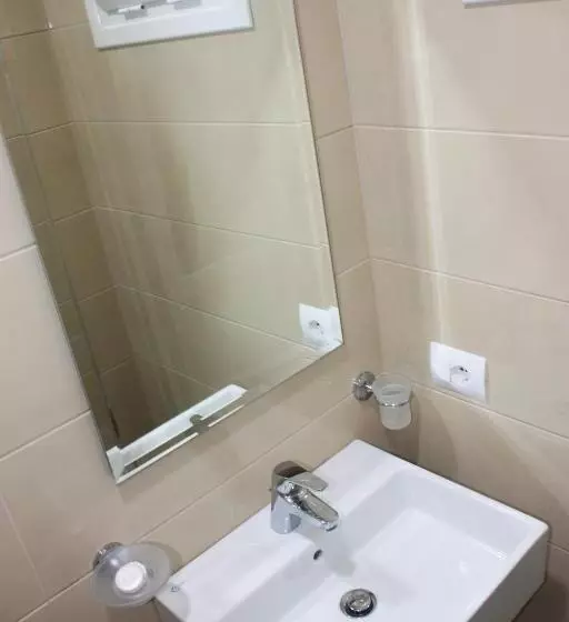 هتل Aulona