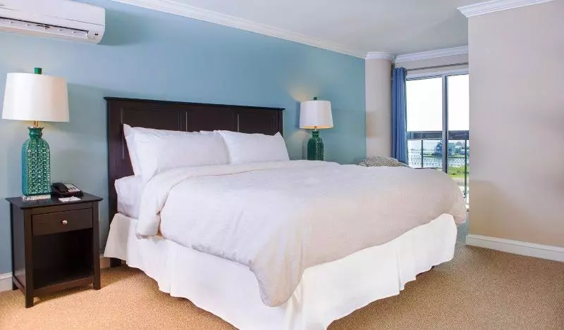 Bask Hotel At Big Rock Landing