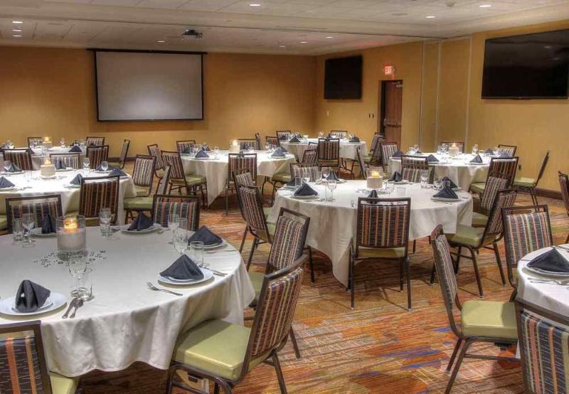 בית מלון כפרי Courtyard By Marriott Gatlinburg Downtown