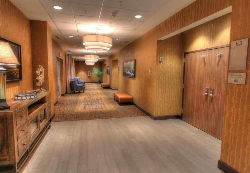 בית מלון כפרי Courtyard By Marriott Gatlinburg Downtown