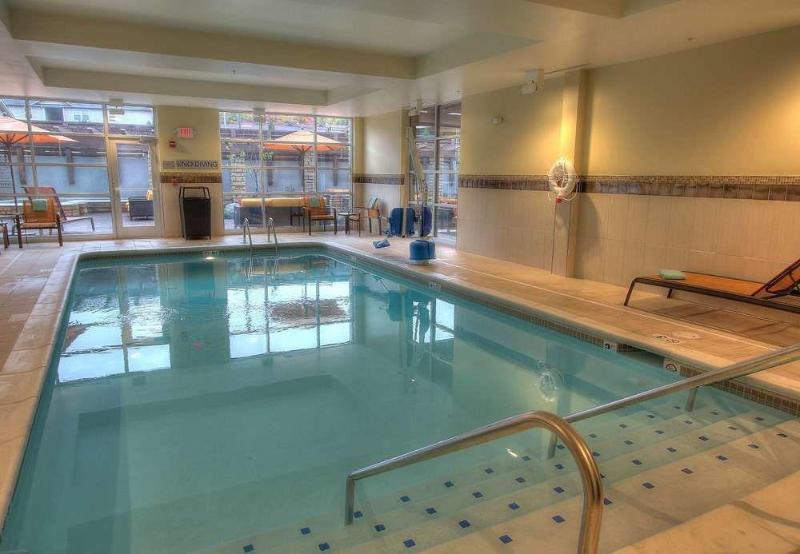 בית מלון כפרי Courtyard By Marriott Gatlinburg Downtown