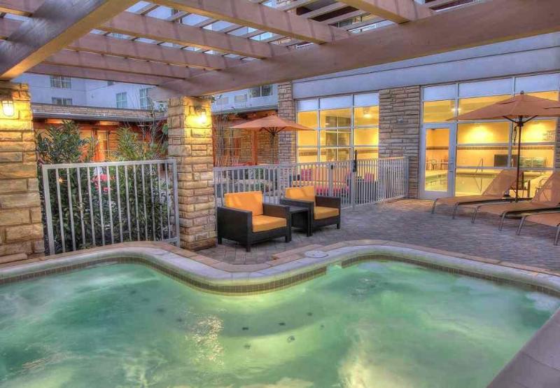 בית מלון כפרי Courtyard By Marriott Gatlinburg Downtown
