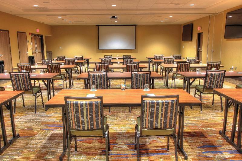 בית מלון כפרי Courtyard By Marriott Gatlinburg Downtown