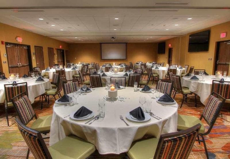 בית מלון כפרי Courtyard By Marriott Gatlinburg Downtown