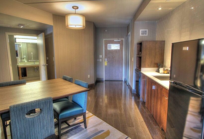 בית מלון כפרי Courtyard By Marriott Gatlinburg Downtown