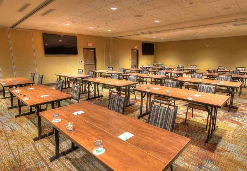 בית מלון כפרי Courtyard By Marriott Gatlinburg Downtown