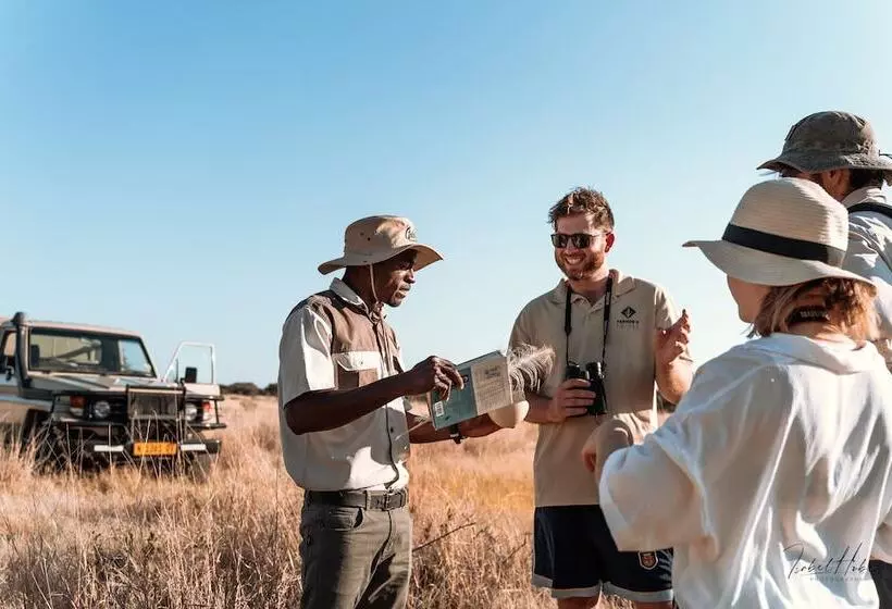 هتل Gabus Game Ranch