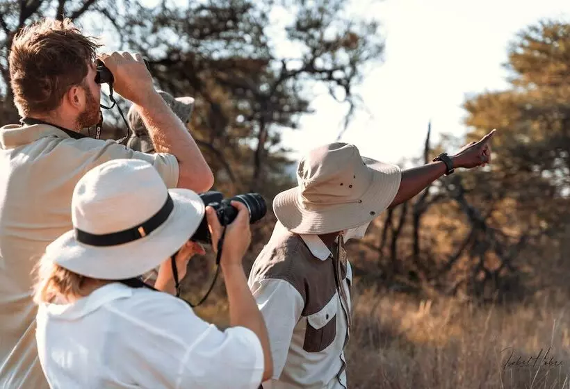 هتل Gabus Game Ranch