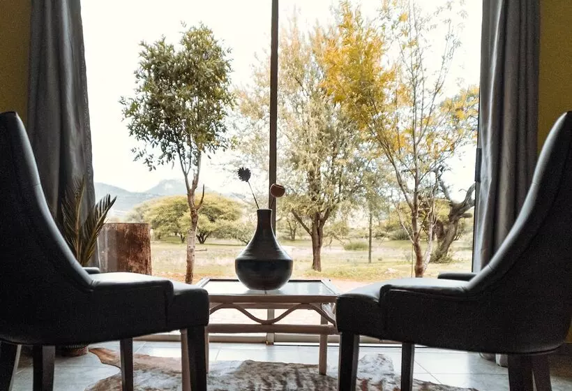 هتل Gabus Game Ranch