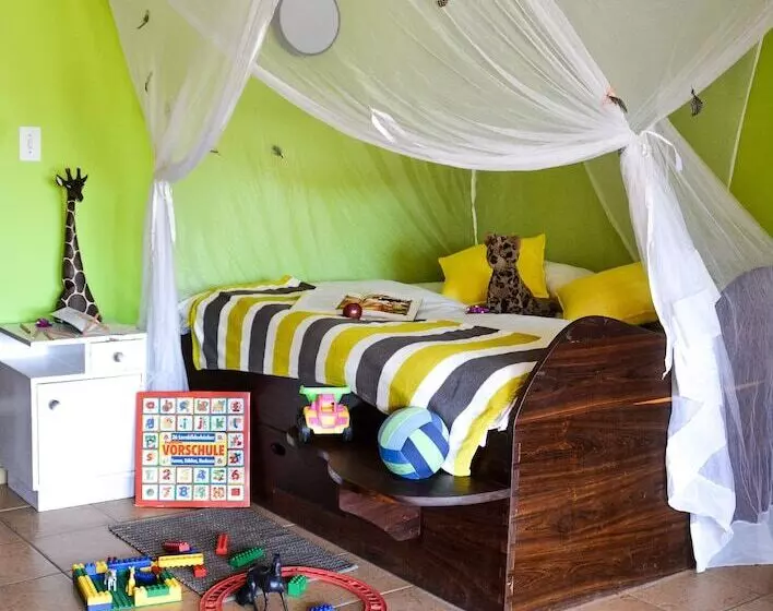 هتل Gabus Game Ranch