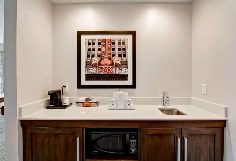 호텔 Hampton Inn & Suites Detroit/troy