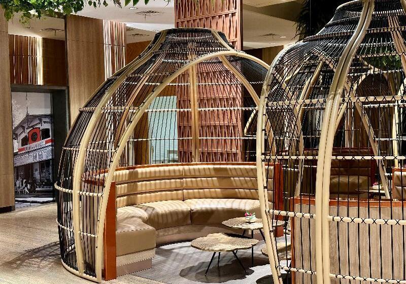 Harris Hotel & Conventions Gubeng