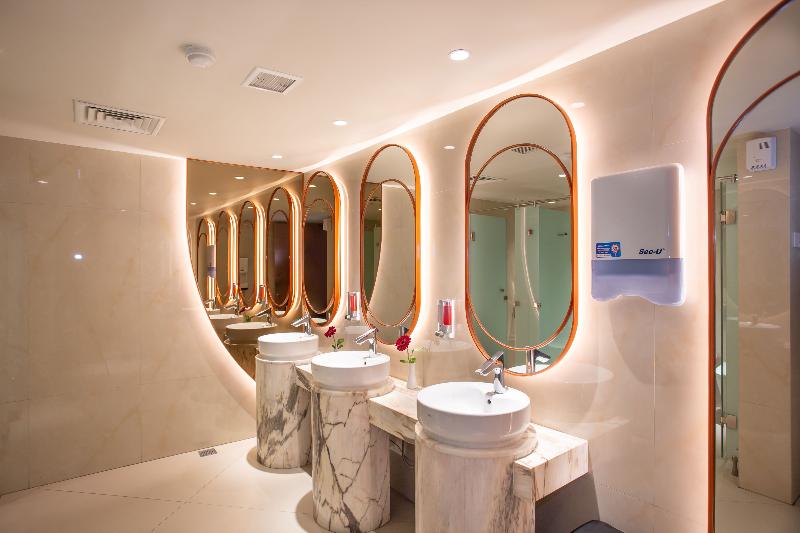 Harris Hotel & Conventions Gubeng