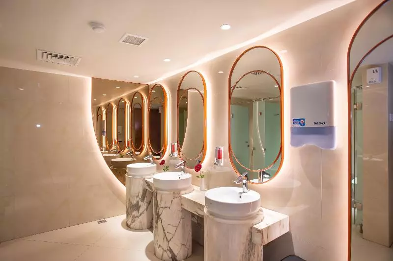 Harris Hotel & Conventions Gubeng