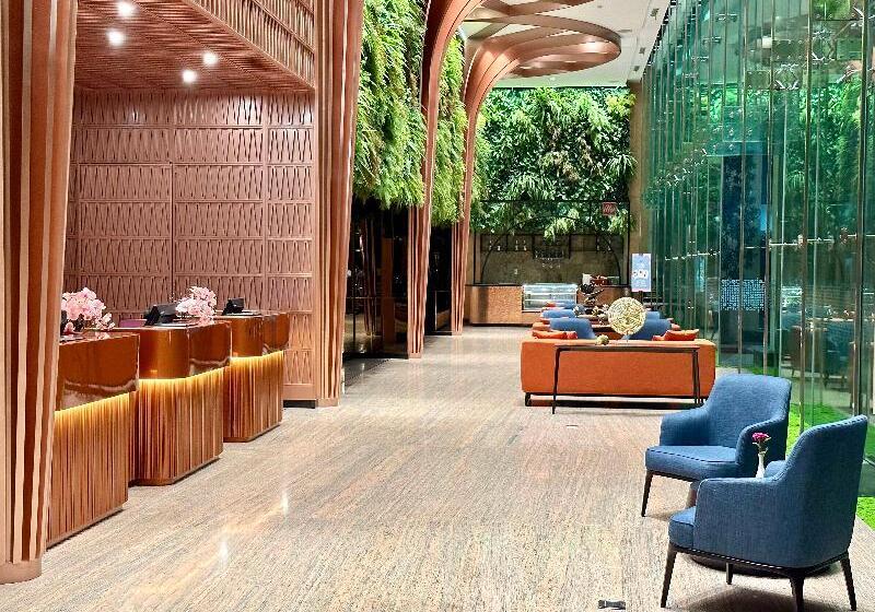 Harris Hotel & Conventions Gubeng