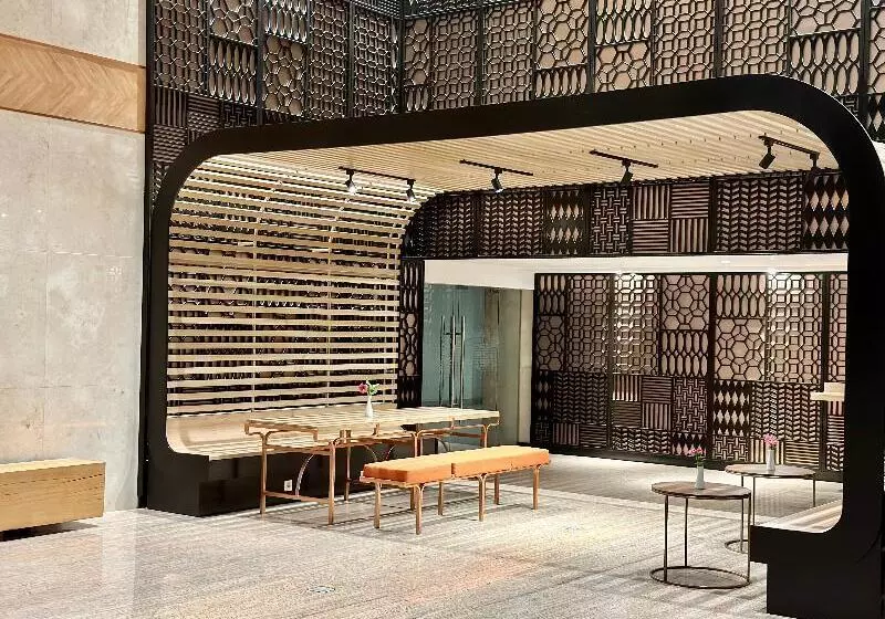 Harris Hotel & Conventions Gubeng