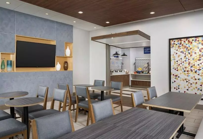 ホテル Holiday Inn Express & Suites Pittsburgh North Shore, An Ihg