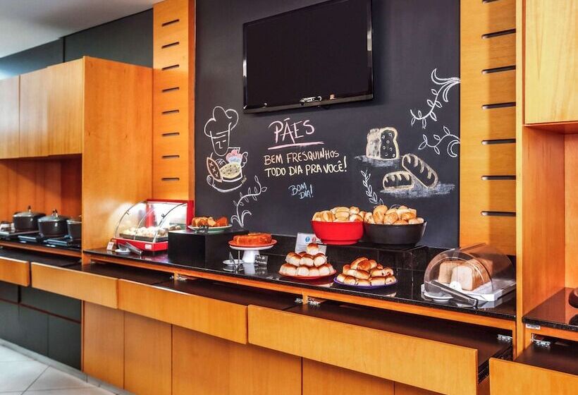 בית מלון כפרי Ibis Belo Horizonte Savassi