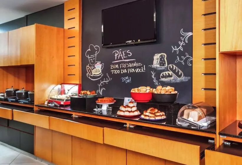ホテル Ibis Belo Horizonte Savassi