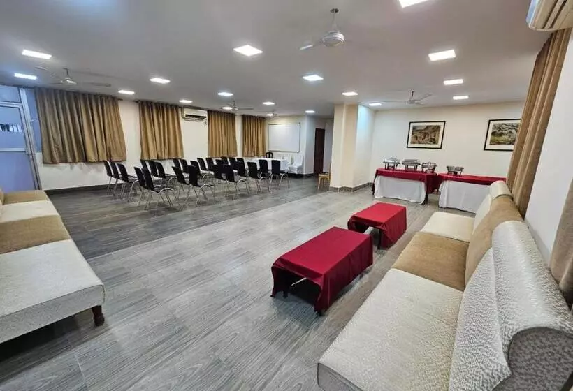 בית מלון כפרי Malik Guest House